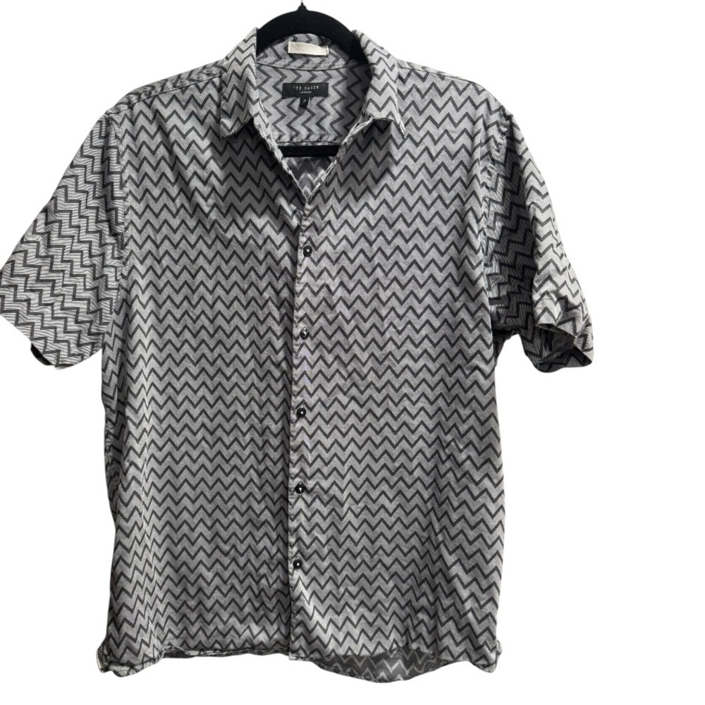 Men’s Ted Baker Short Sleeve ZigZag Shirt size 3